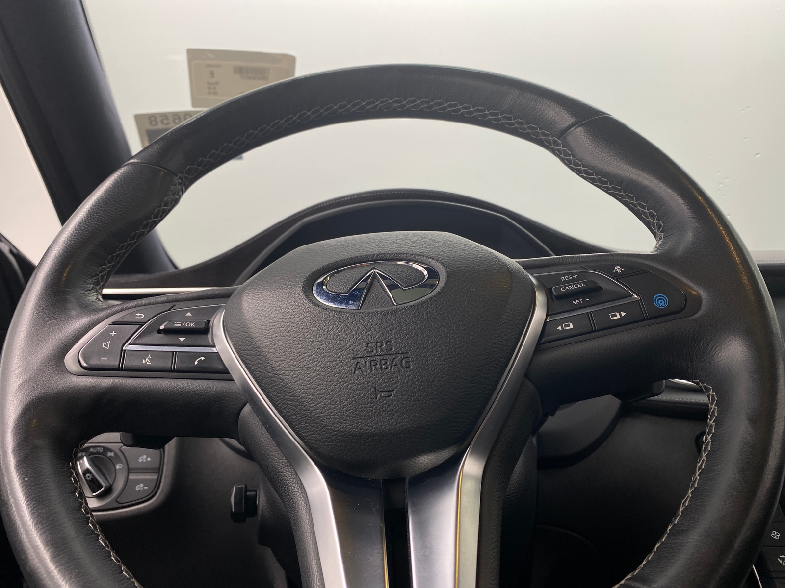 Thumbnail: 2019 INFINITI QX50 - 4