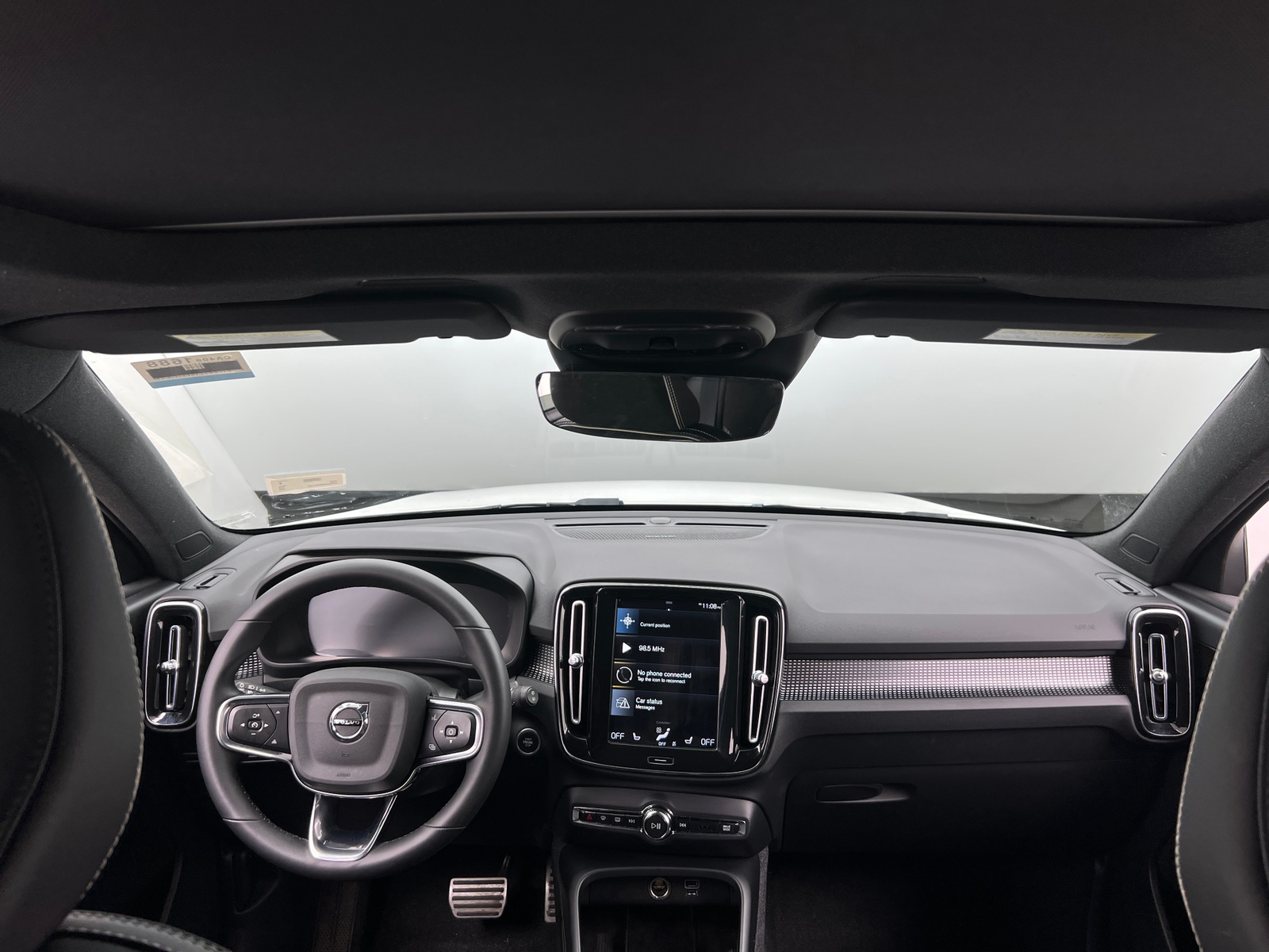 Thumbnail: 2022 Volvo XC40 - 2