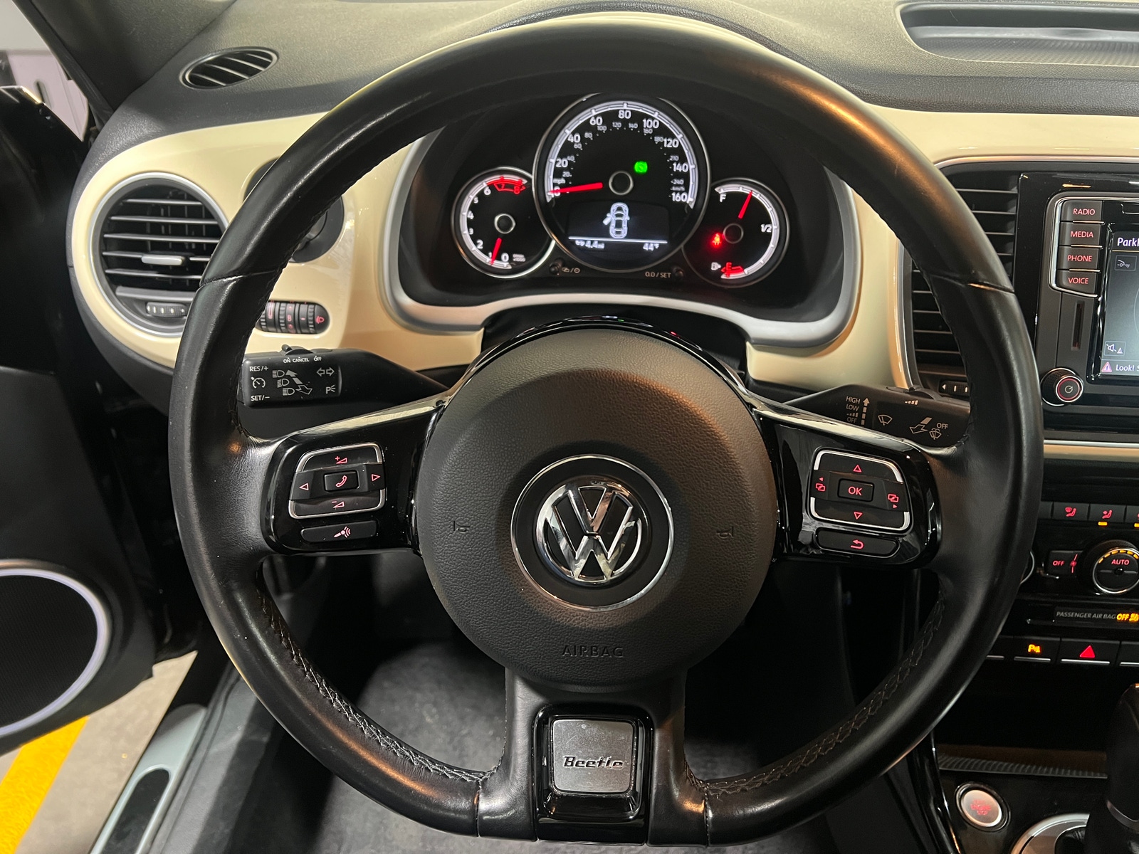 Thumbnail: 2019 Volkswagen Beetle - 4