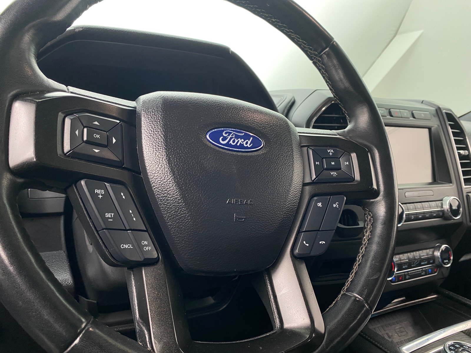 Thumbnail: 2019 Ford Expedition - 4
