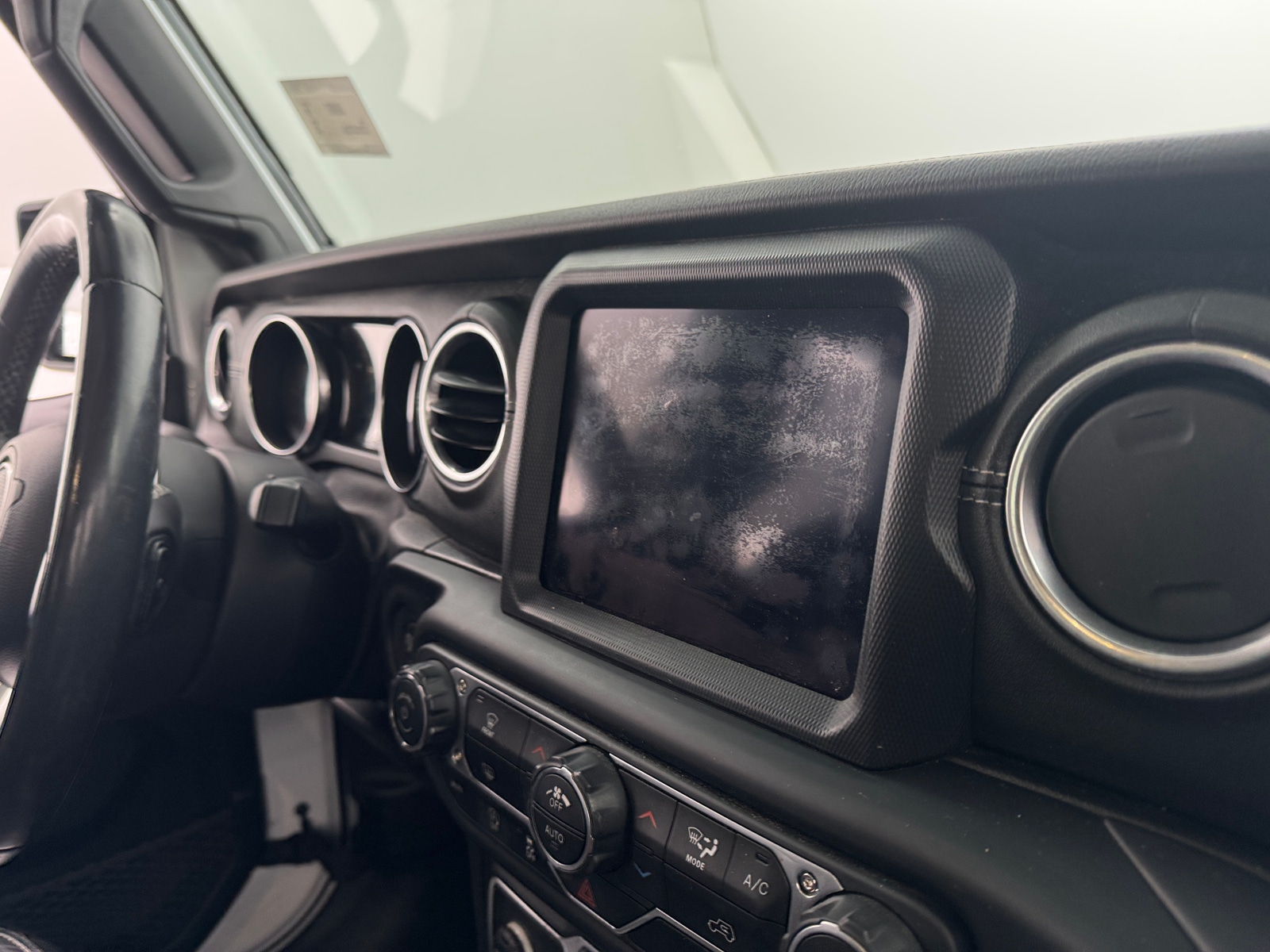 Thumbnail: 2019 Jeep Wrangler - 3