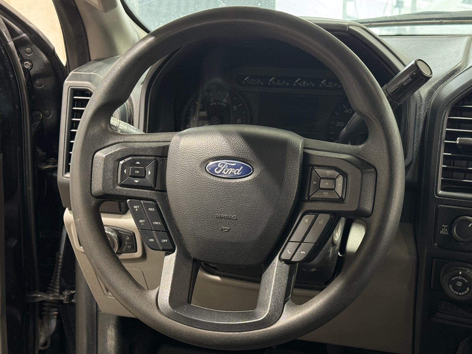 Thumbnail: 2018 Ford Econoline - 5