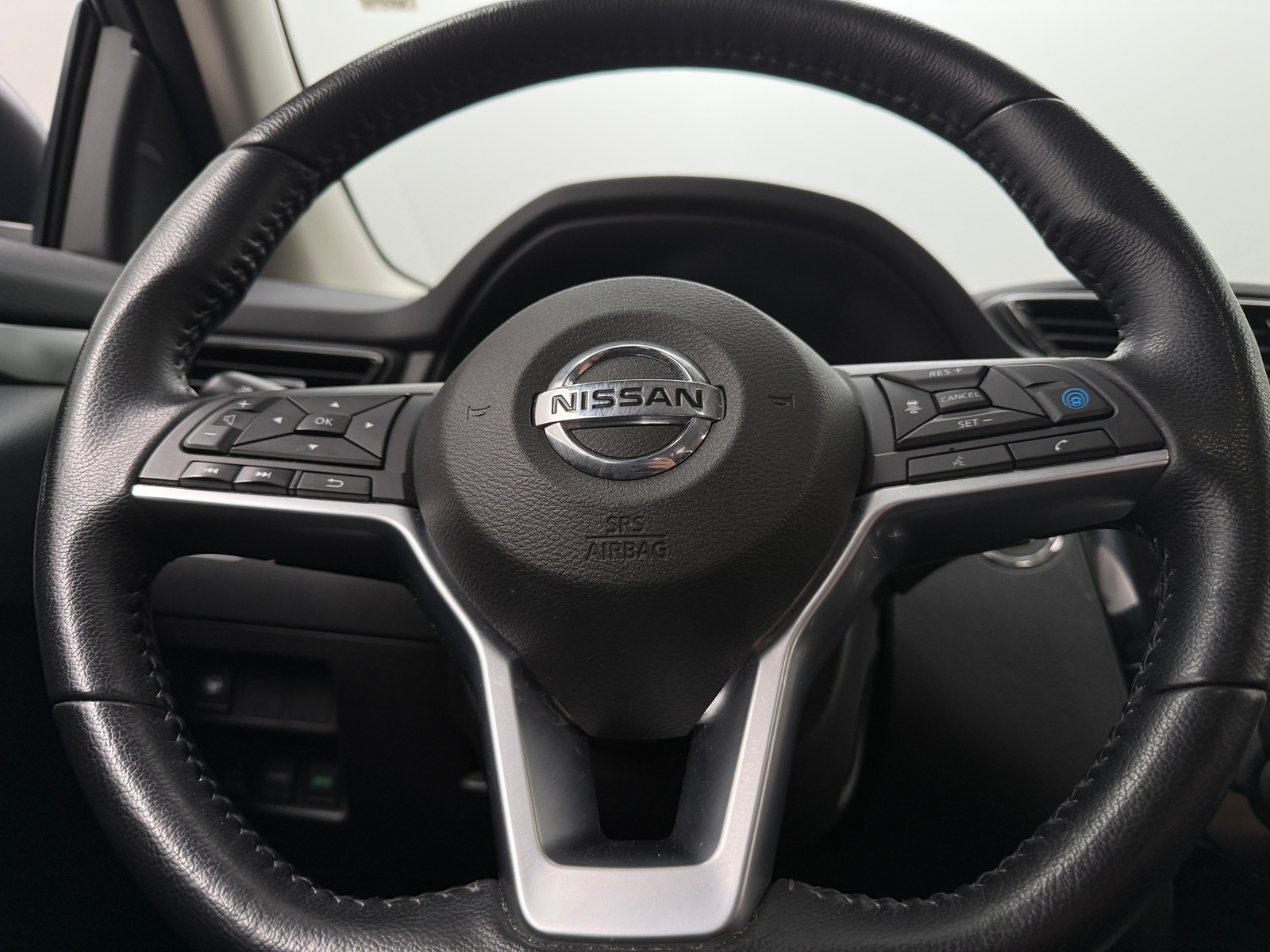 Thumbnail: 2022 Nissan Rogue Sport - 4