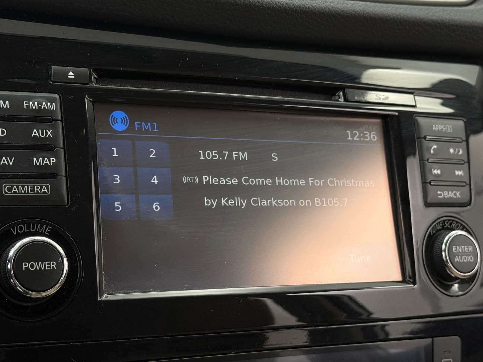 Thumbnail: 2016 Nissan Rogue - 4