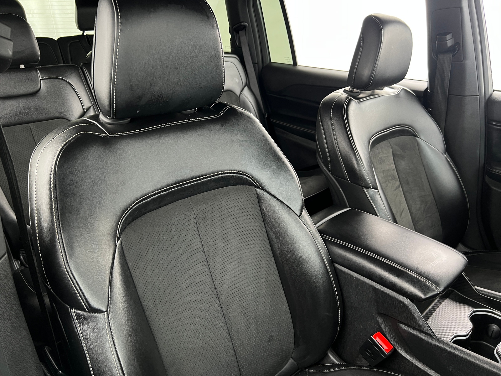 Thumbnail: 2024 Jeep Grand Cherokee L - 2