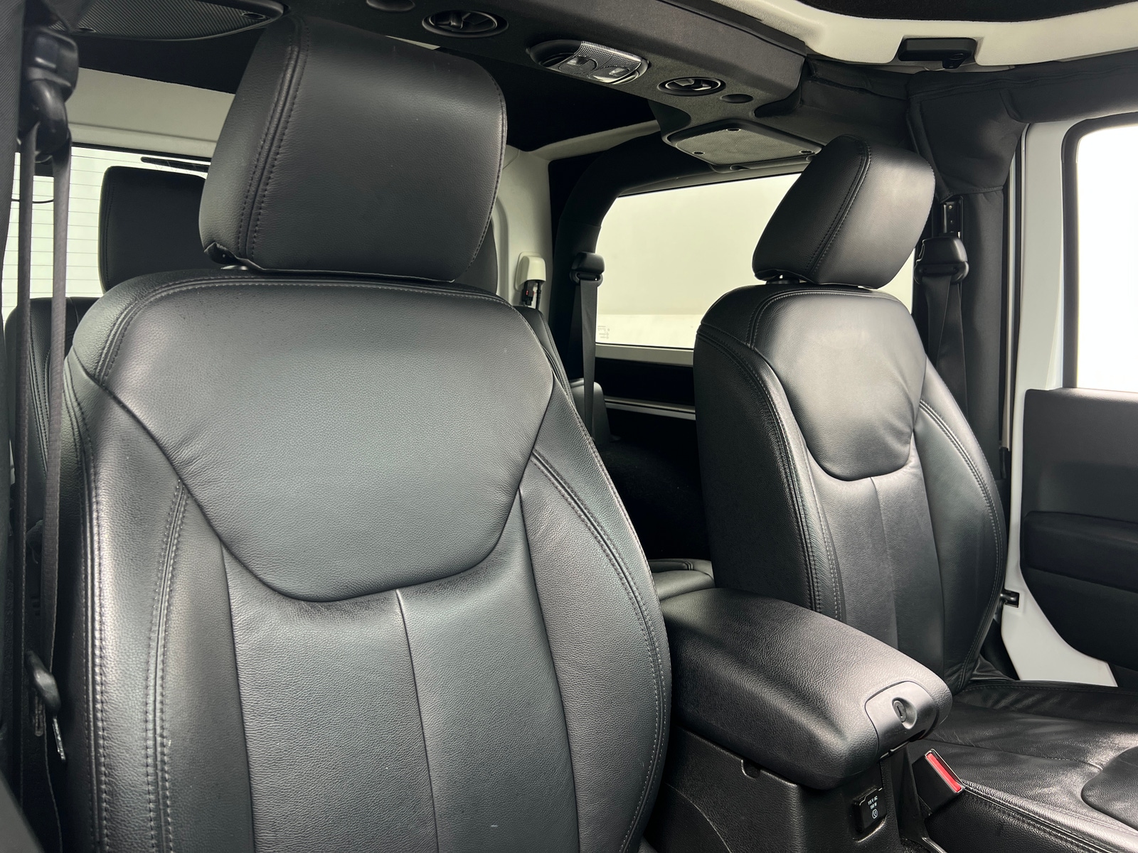 Thumbnail: 2017 Jeep Wrangler - 2