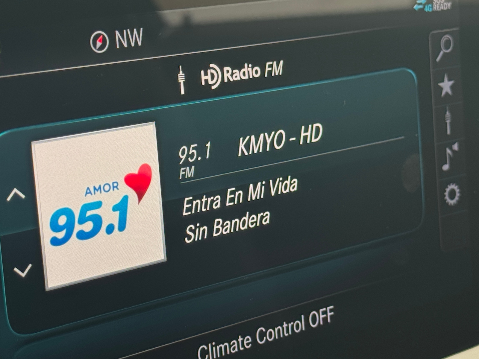 Thumbnail: 2019 Mercedes-Benz C-Class - 2