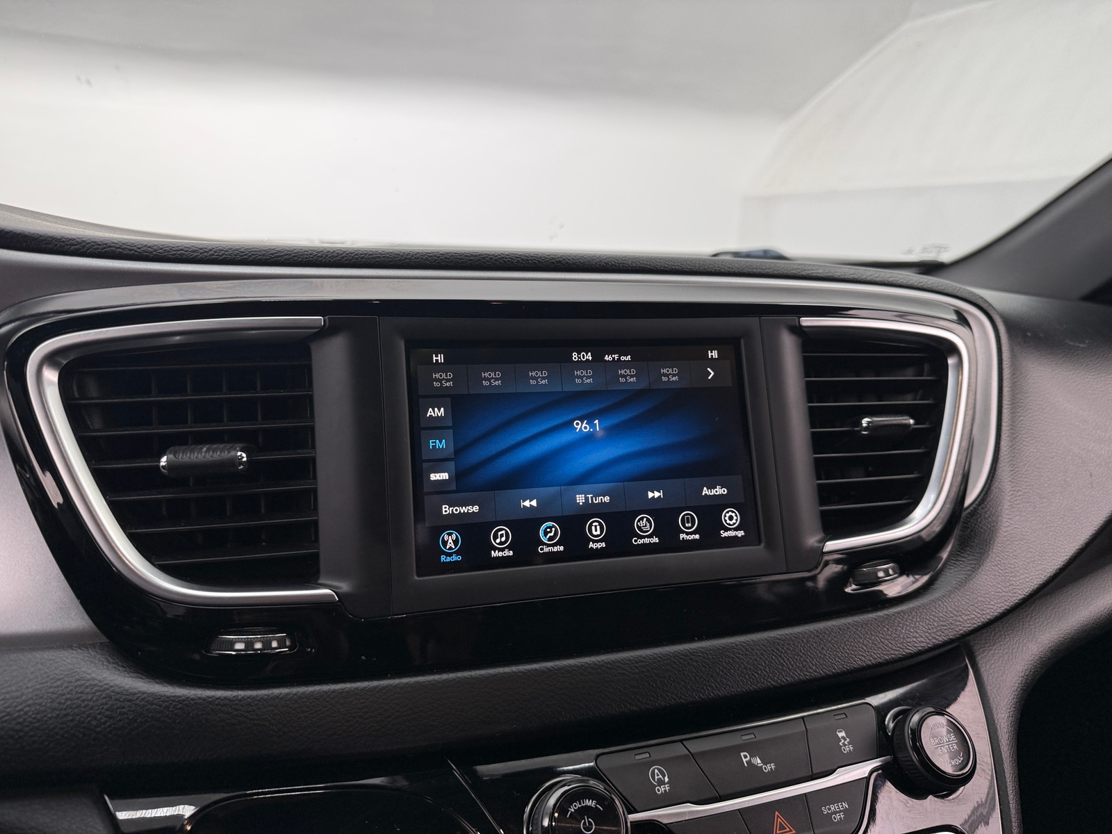 Thumbnail: 2019 Chrysler Pacifica - 3