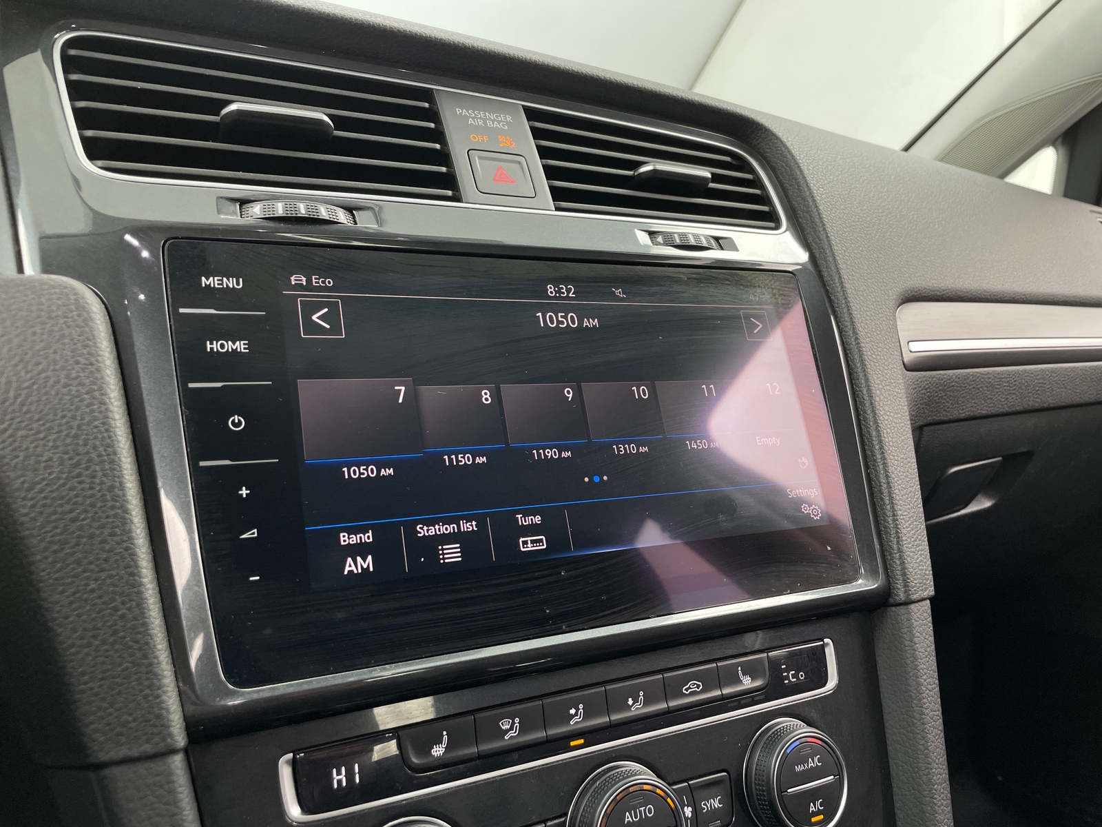 Thumbnail: 2019 Volkswagen e-Golf - 3