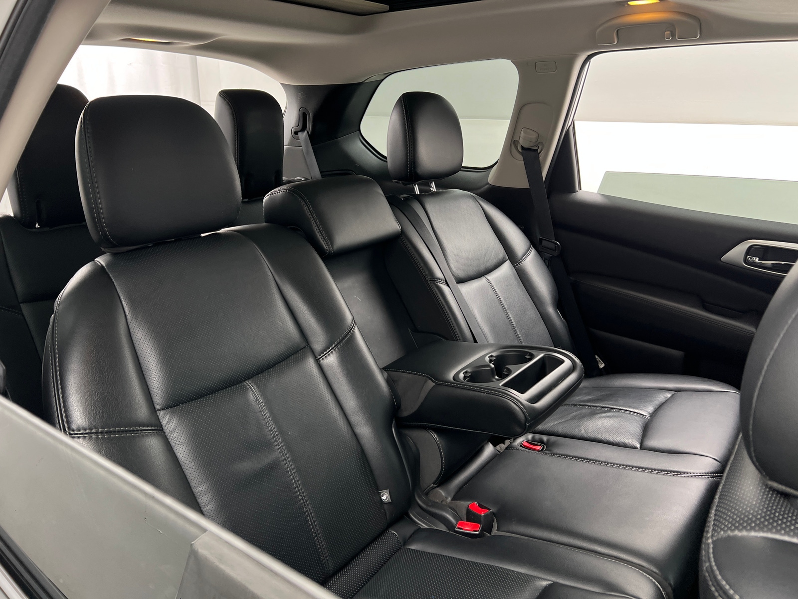 Thumbnail: 2016 Nissan Pathfinder - 5