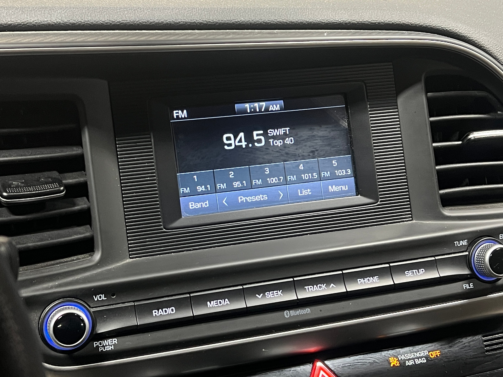 Thumbnail: 2020 Hyundai Elantra - 4