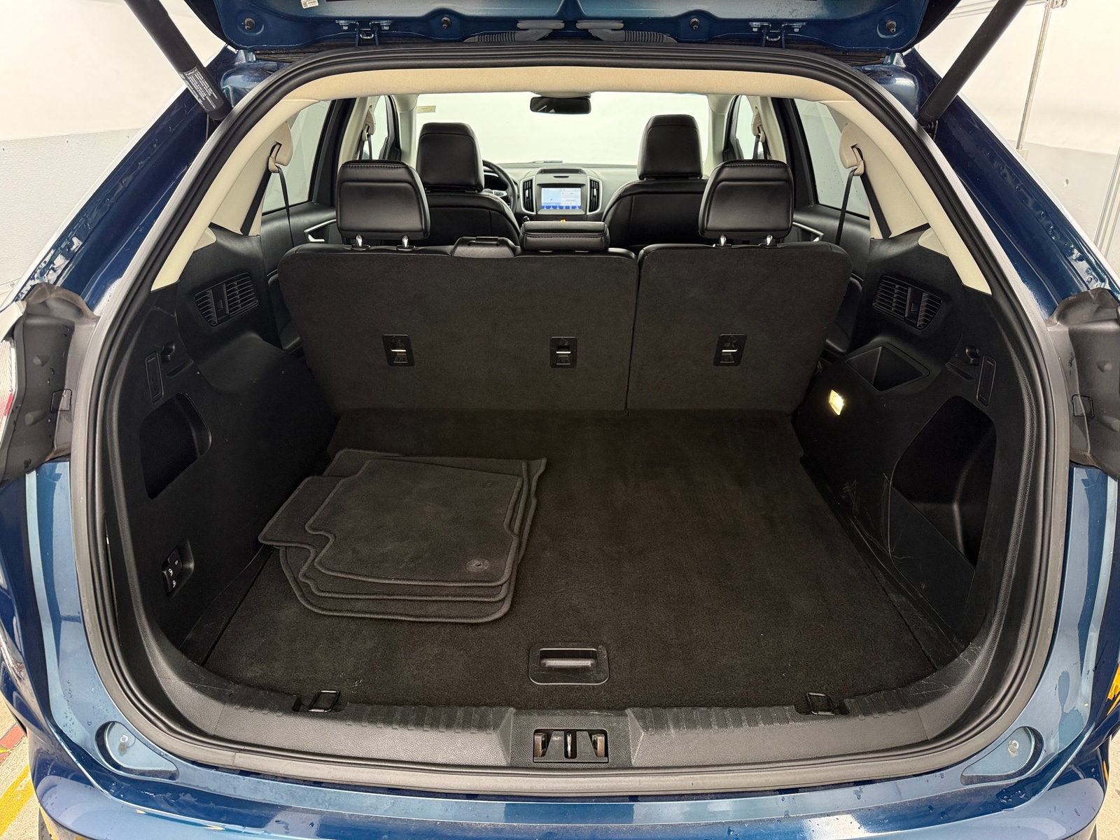 Thumbnail: 2020 Ford Edge - 6