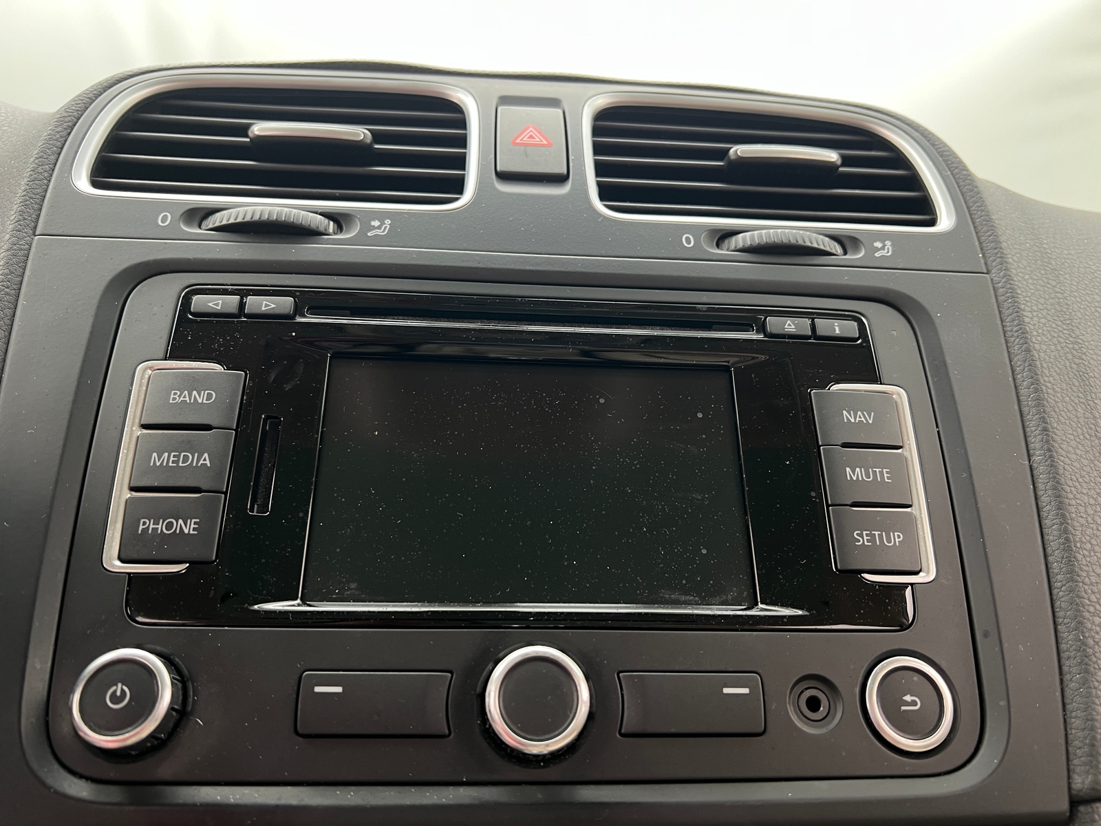 Thumbnail: 2014 Volkswagen Jetta - 3