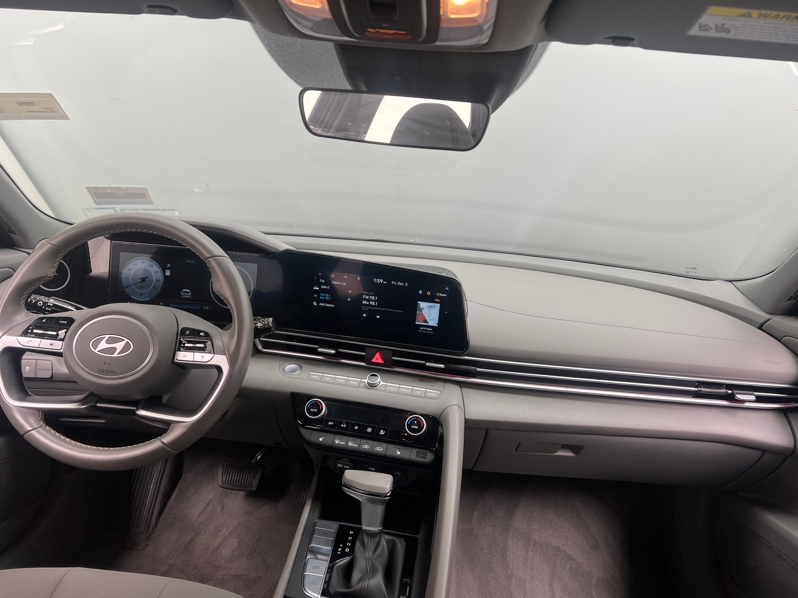 Thumbnail: 2024 Hyundai Elantra - 3