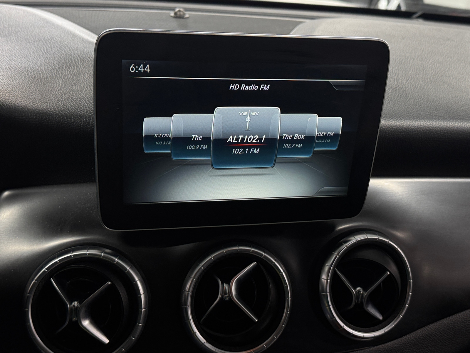 Thumbnail: 2018 Mercedes-Benz CLA - 3