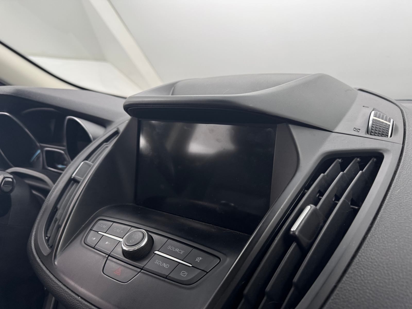 Thumbnail: 2019 Ford Escape - 3