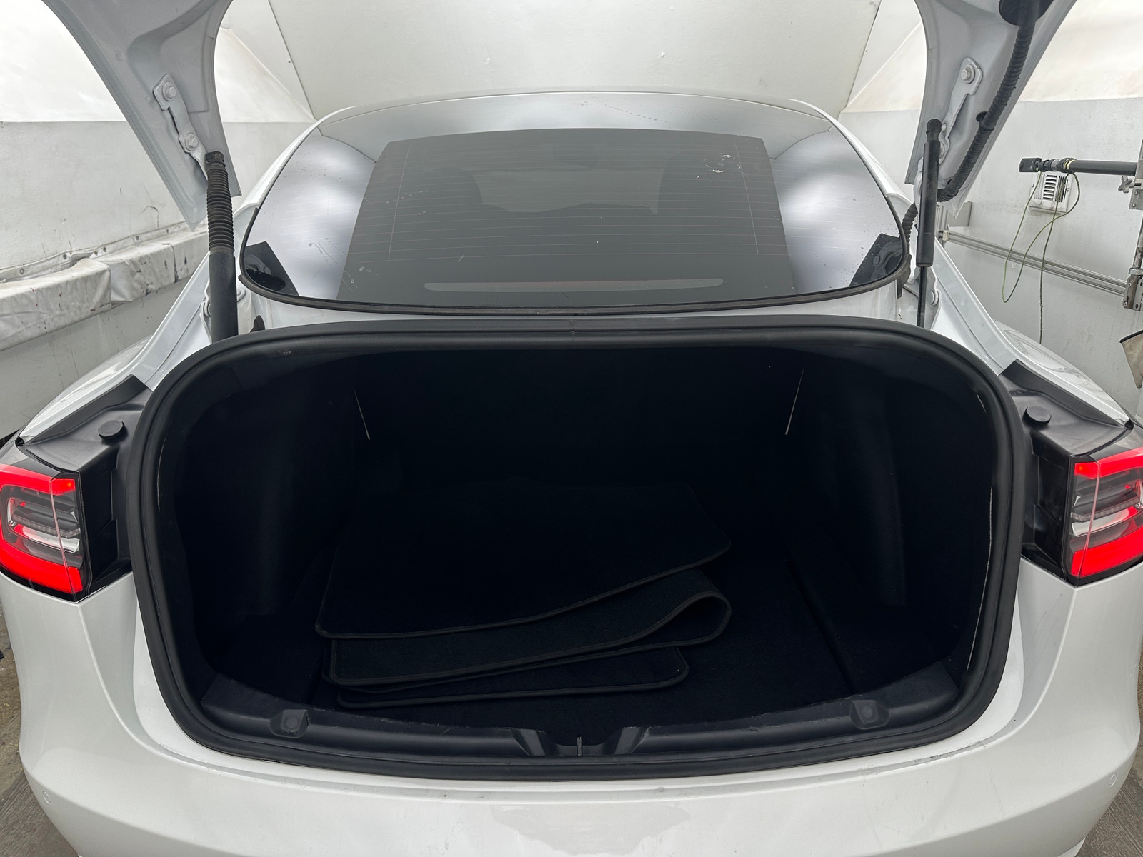 Thumbnail: 2022 Tesla Model 3 - 6