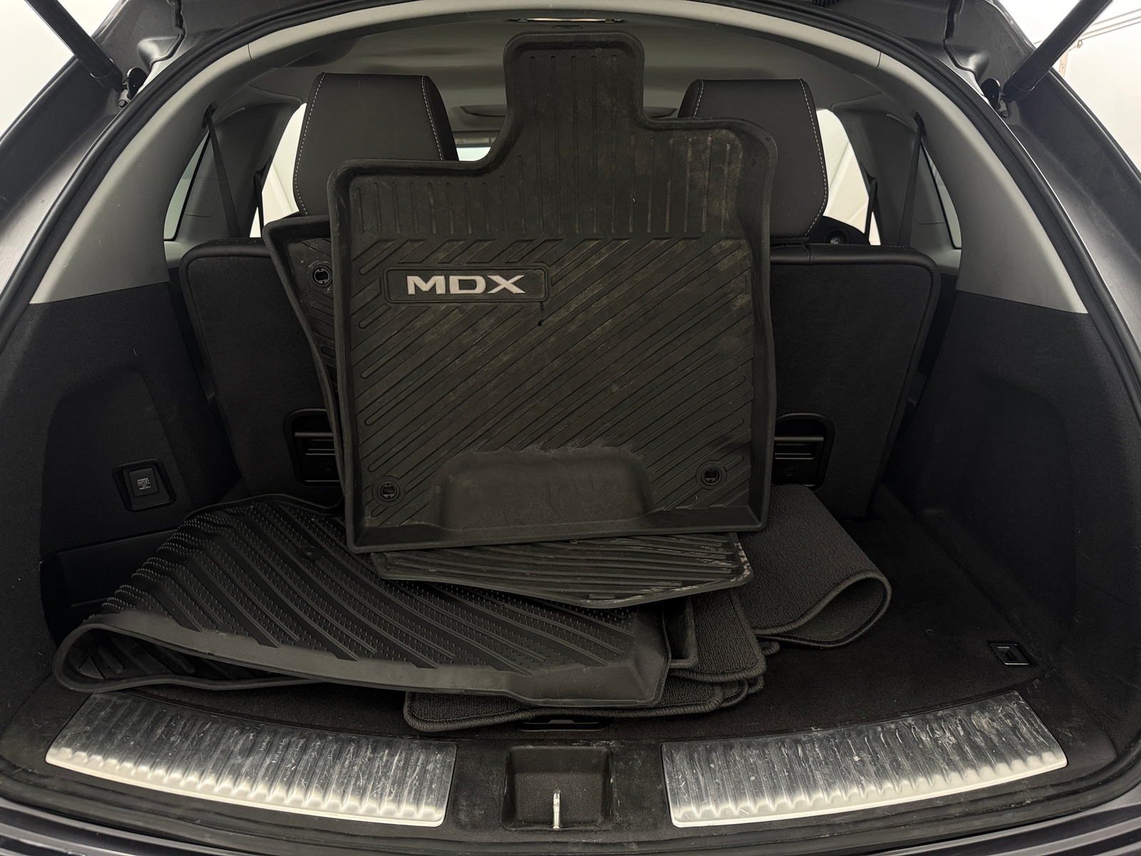 Thumbnail: 2020 Acura MDX - 6