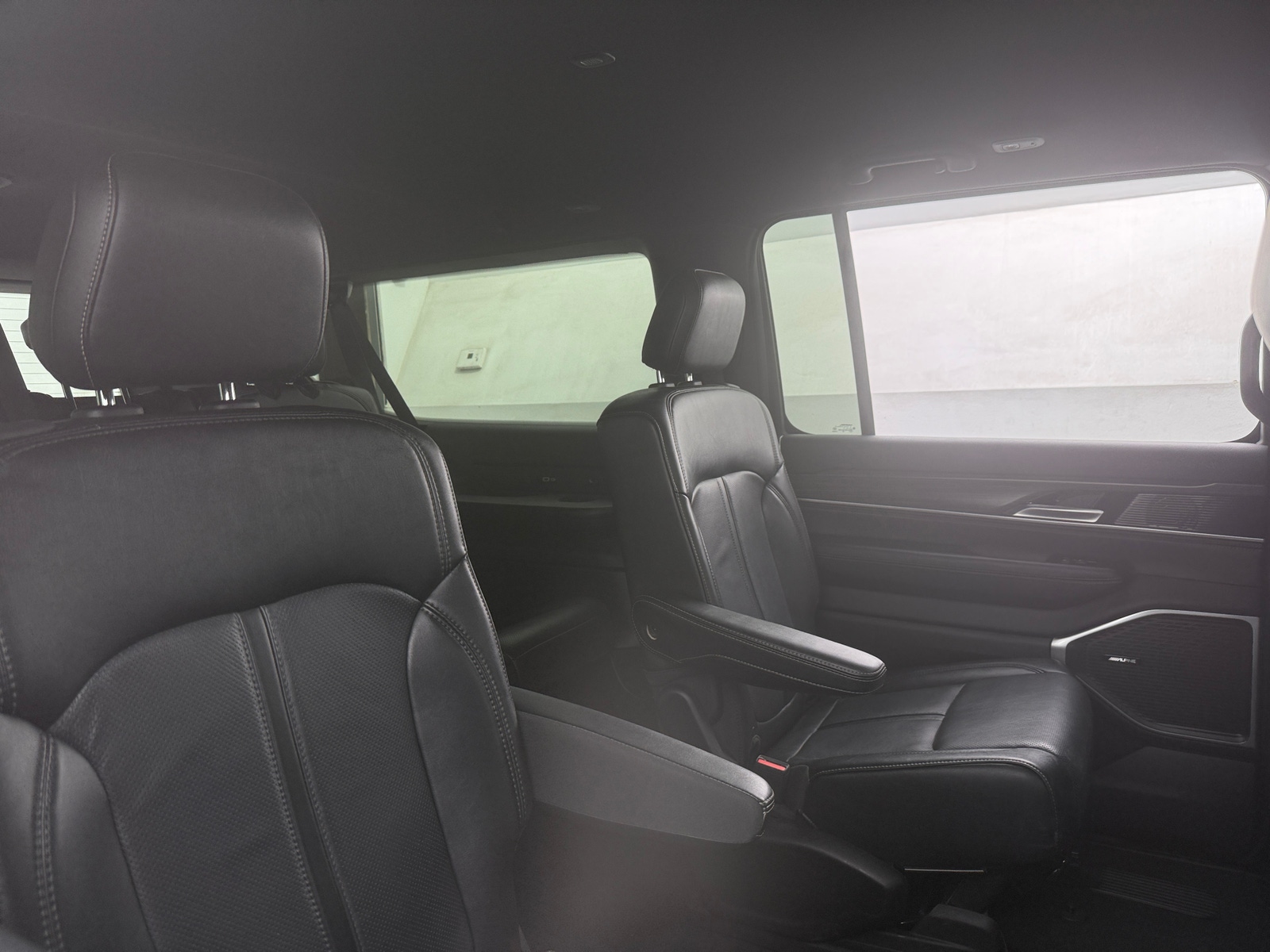 Thumbnail: 2024 Jeep Wagoneer - 5