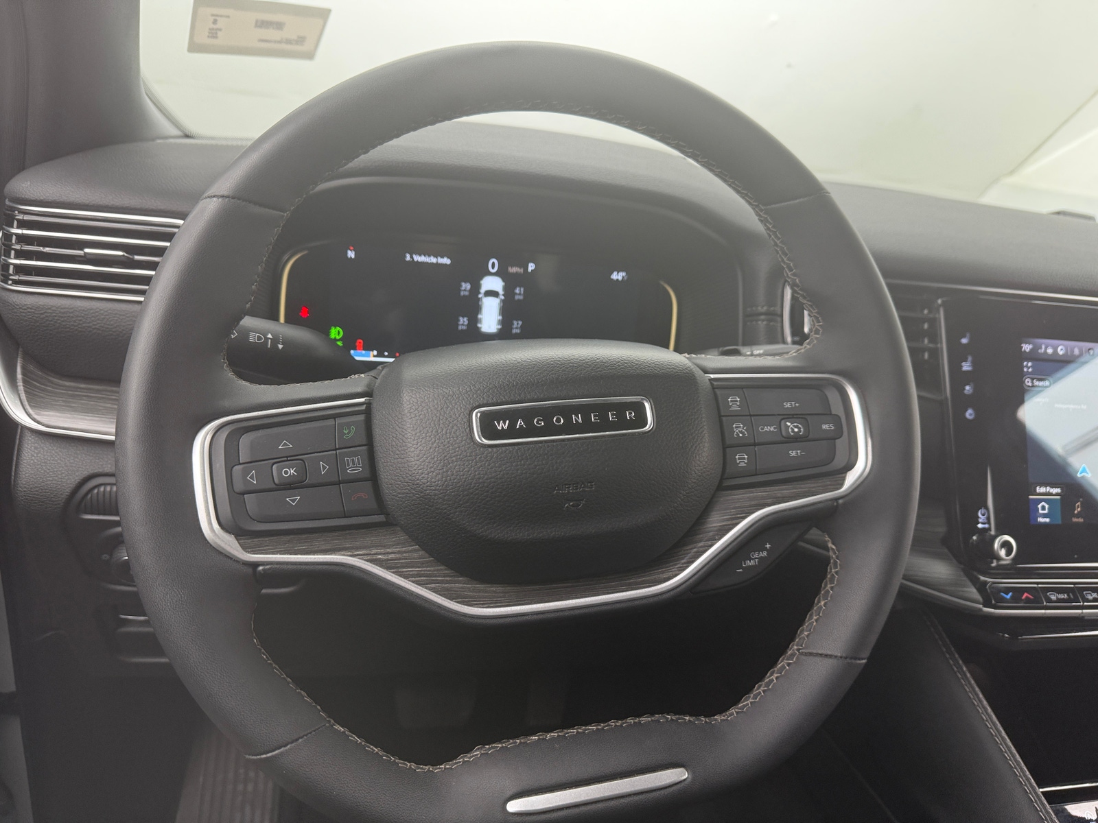 Thumbnail: 2024 Jeep Wagoneer - 4