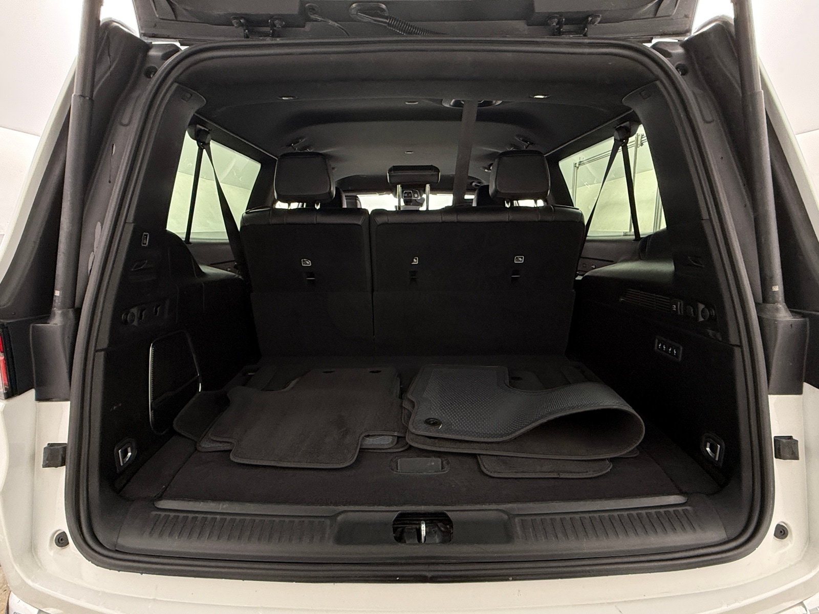 Thumbnail: 2024 Jeep Wagoneer - 6