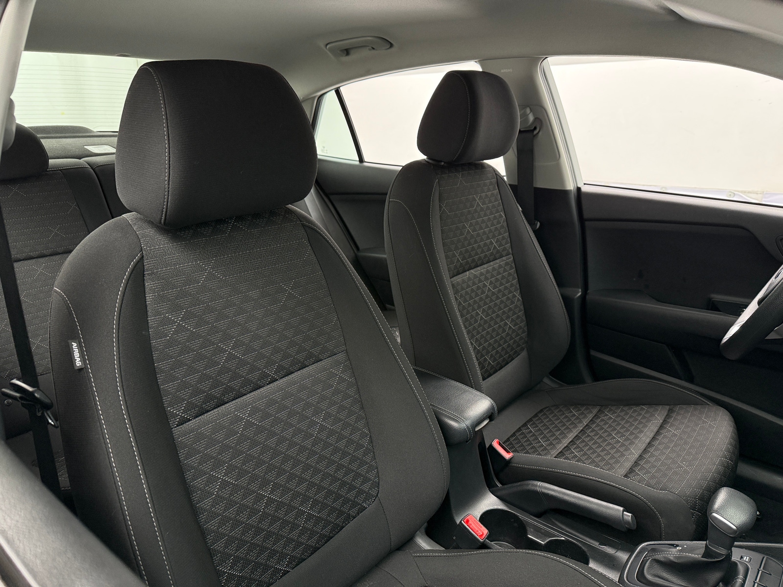 Thumbnail: 2020 Kia Rio - 2