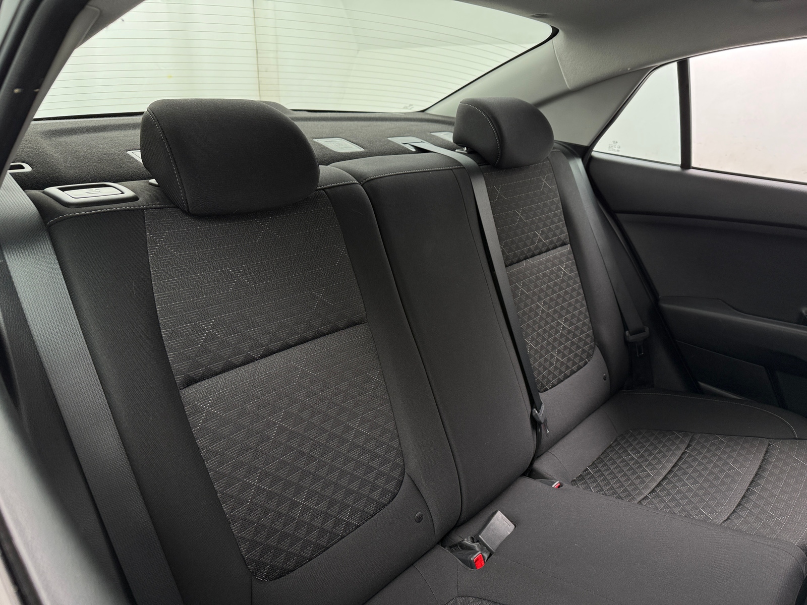 Thumbnail: 2020 Kia Rio - 6