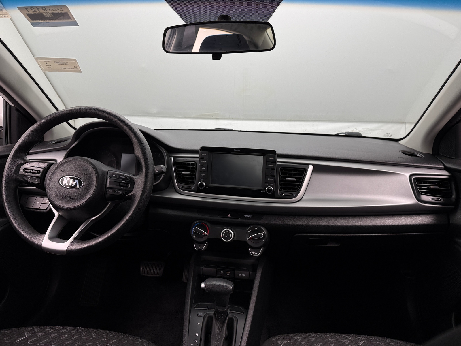 Thumbnail: 2020 Kia Rio - 3