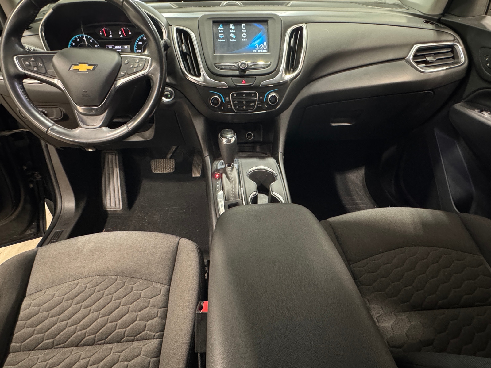 Thumbnail: 2018 Chevrolet Equinox - 3