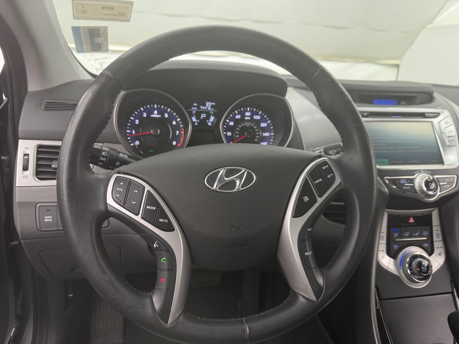 Thumbnail: 2012 Hyundai Elantra - 4