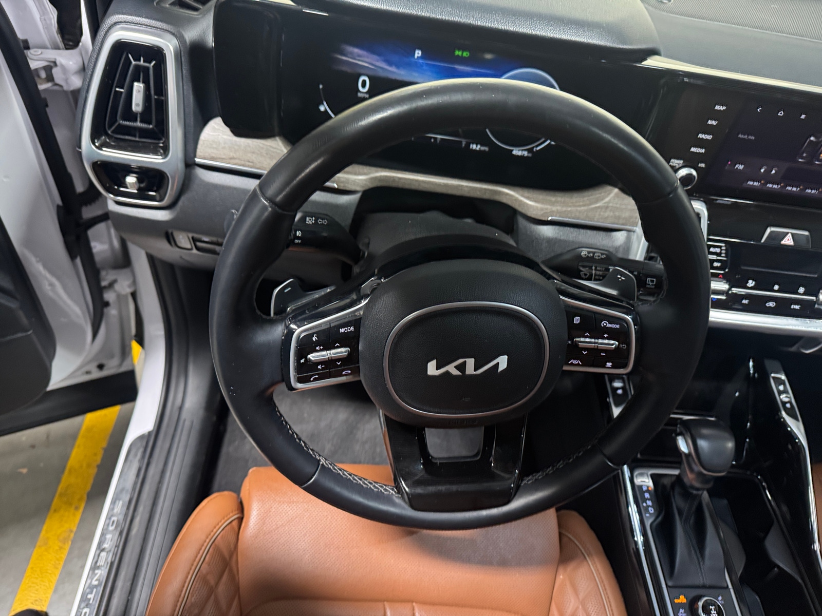 Thumbnail: 2022 Kia Sorento - 4