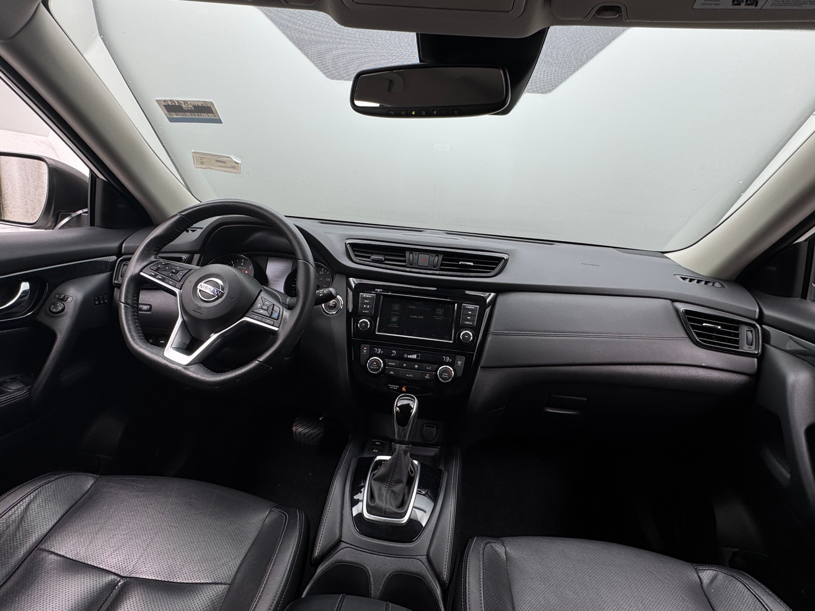 Thumbnail: 2019 Nissan Rogue - 3