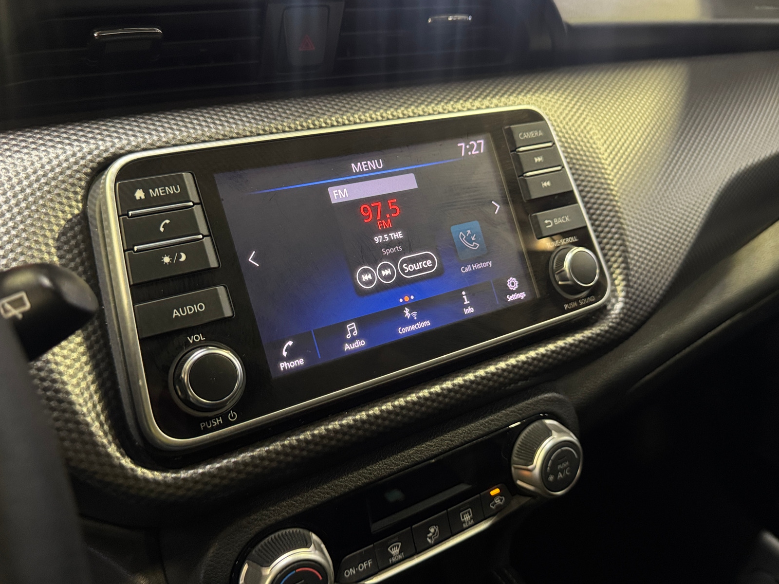 Thumbnail: 2019 Nissan Kicks - 4