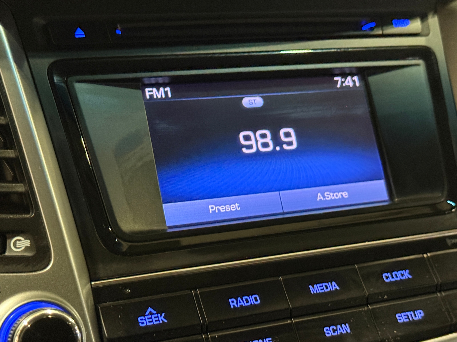 Thumbnail: 2017 Hyundai Tucson - 4