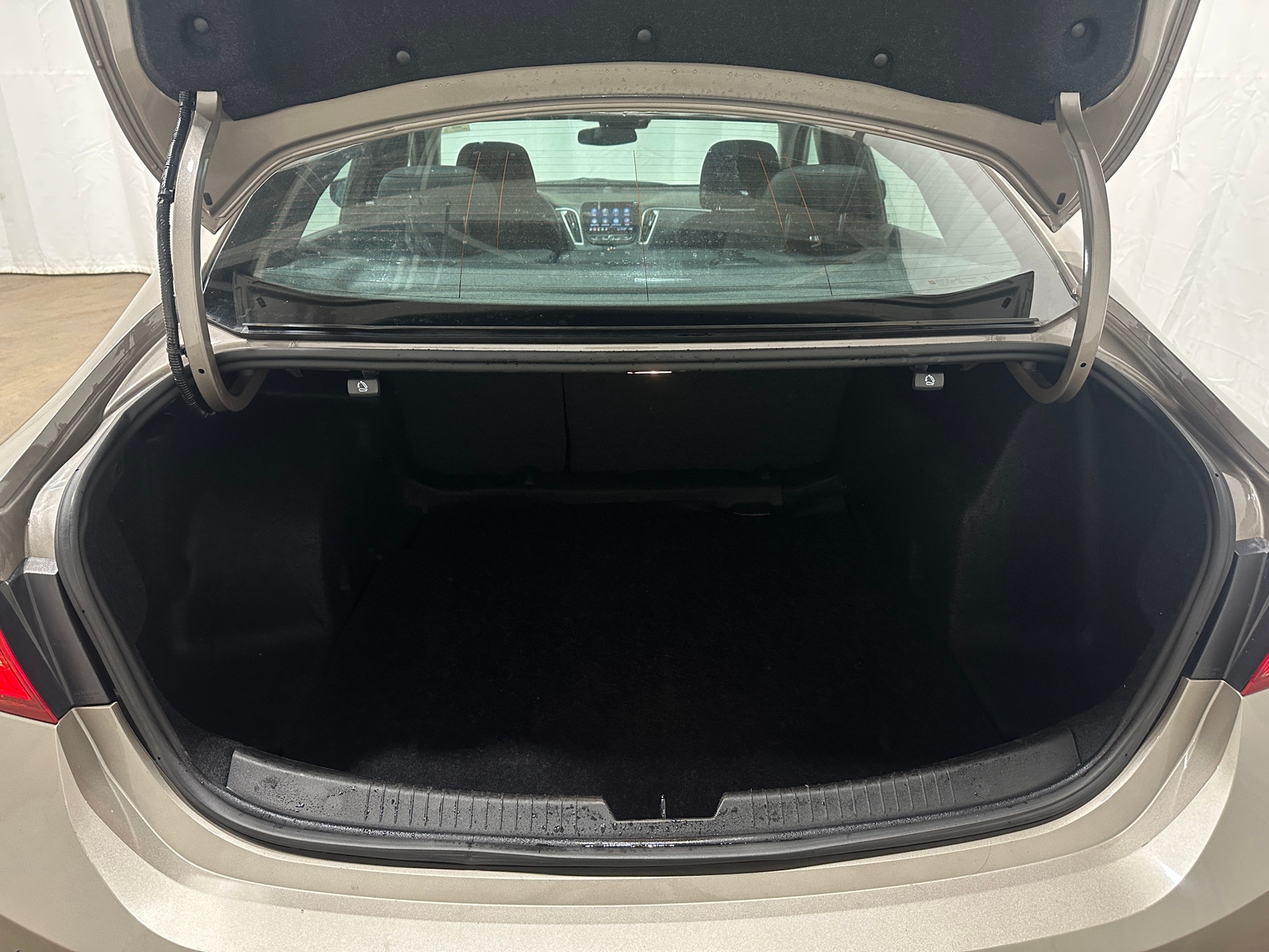 Thumbnail: 2024 Chevrolet Malibu - 7