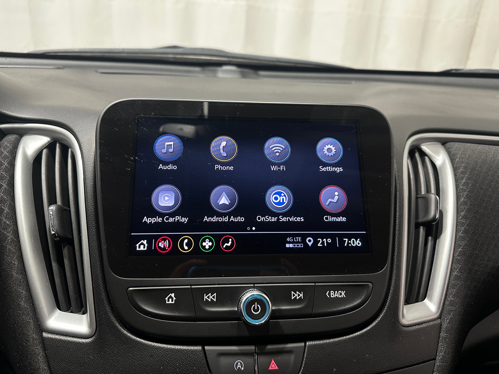 Thumbnail: 2024 Chevrolet Malibu - 4