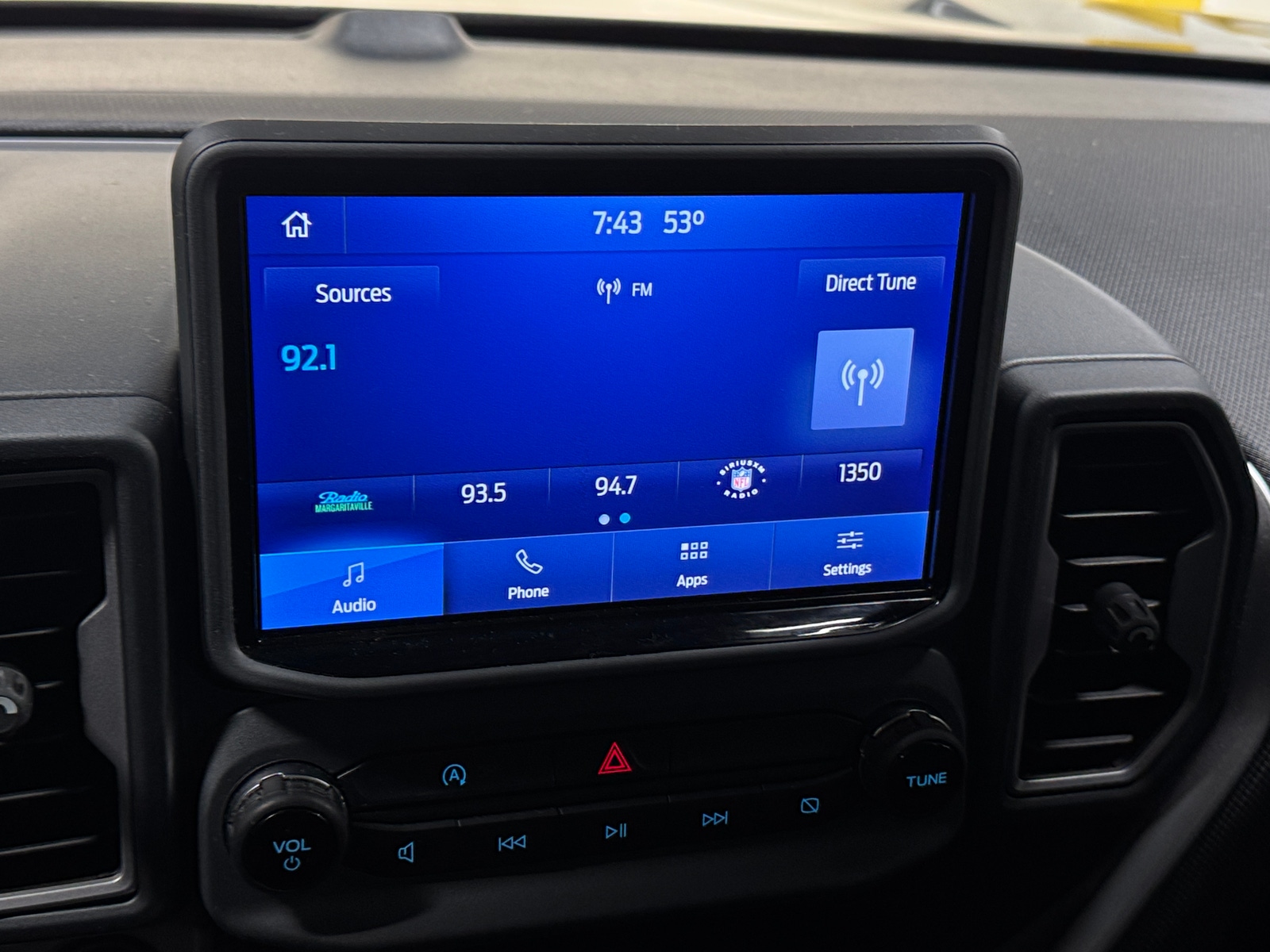 Thumbnail: 2022 Ford Bronco Sport - 4