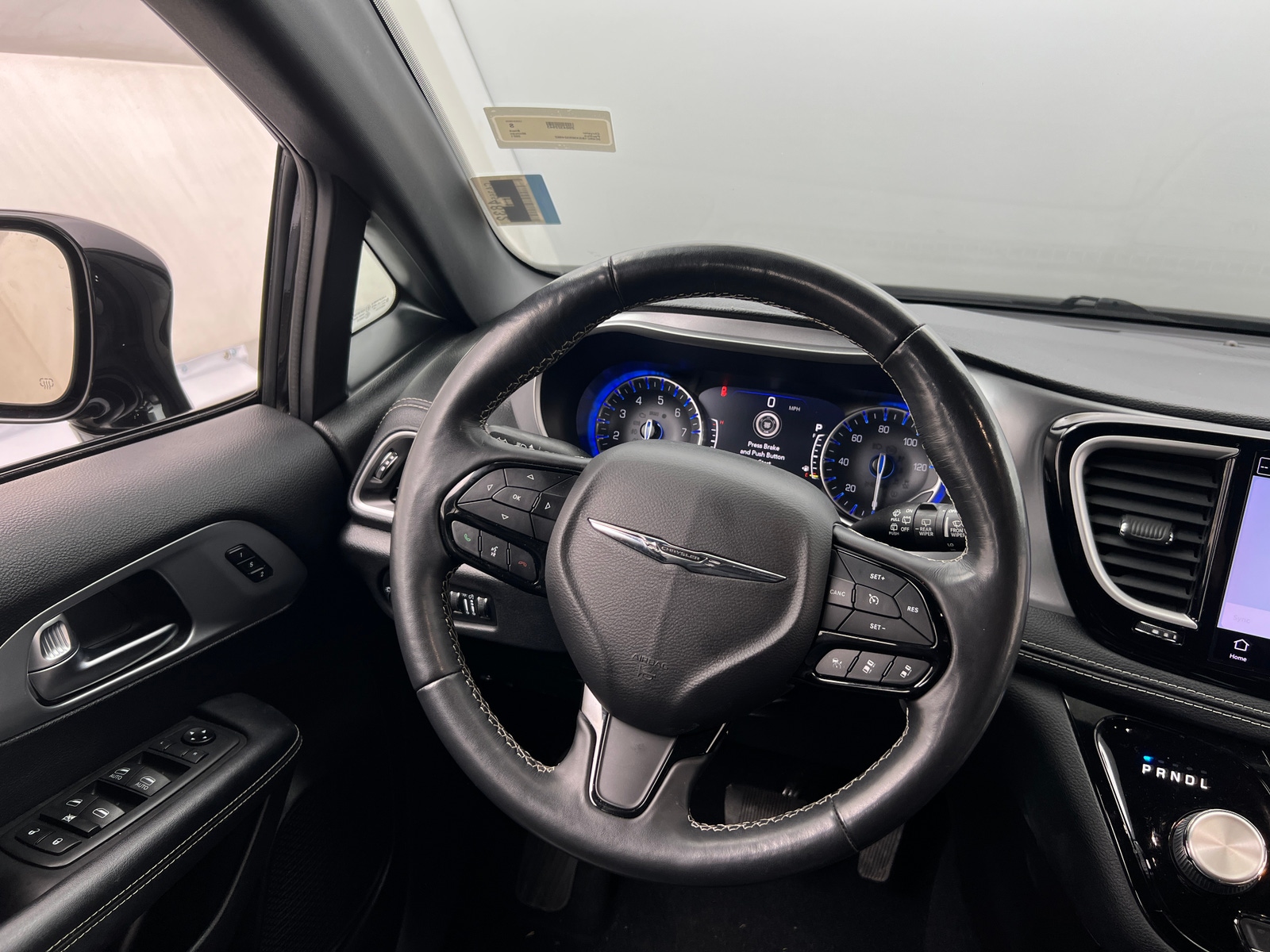 Thumbnail: 2021 Chrysler Pacifica - 4