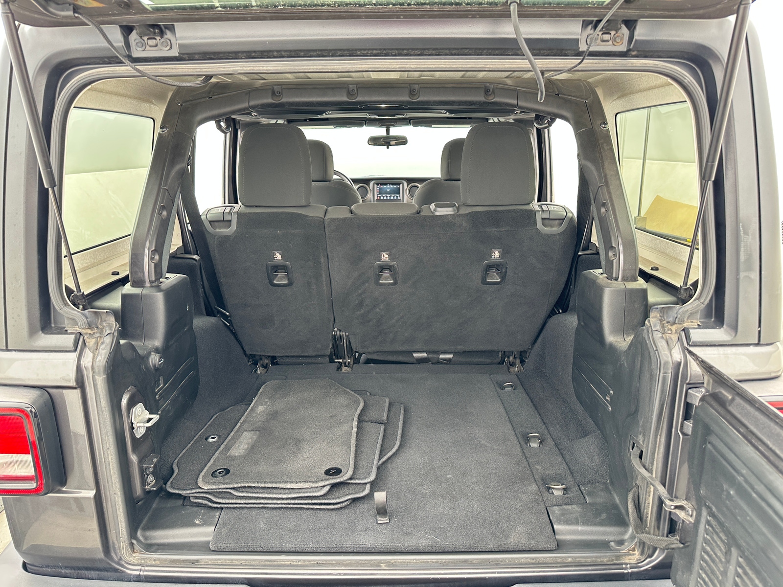 Thumbnail: 2018 Jeep Wrangler - 7