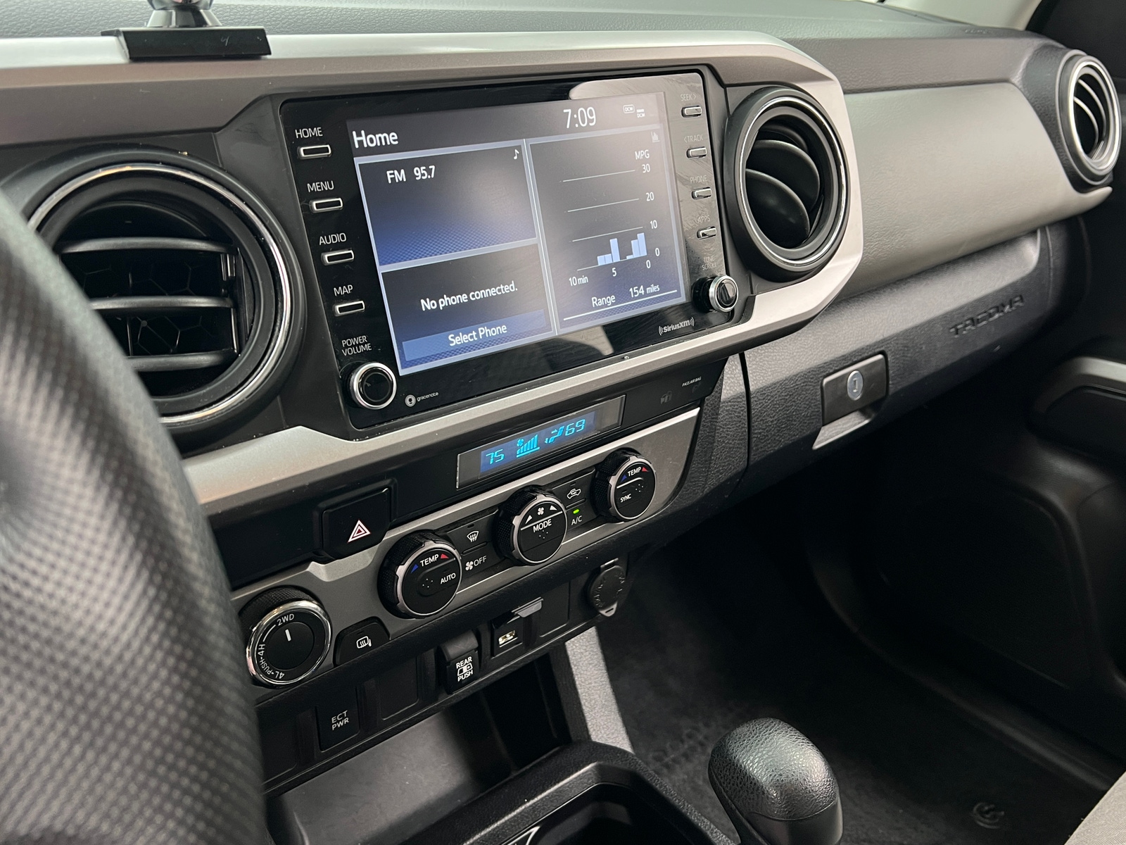 Thumbnail: 2022 Toyota Tacoma - 4