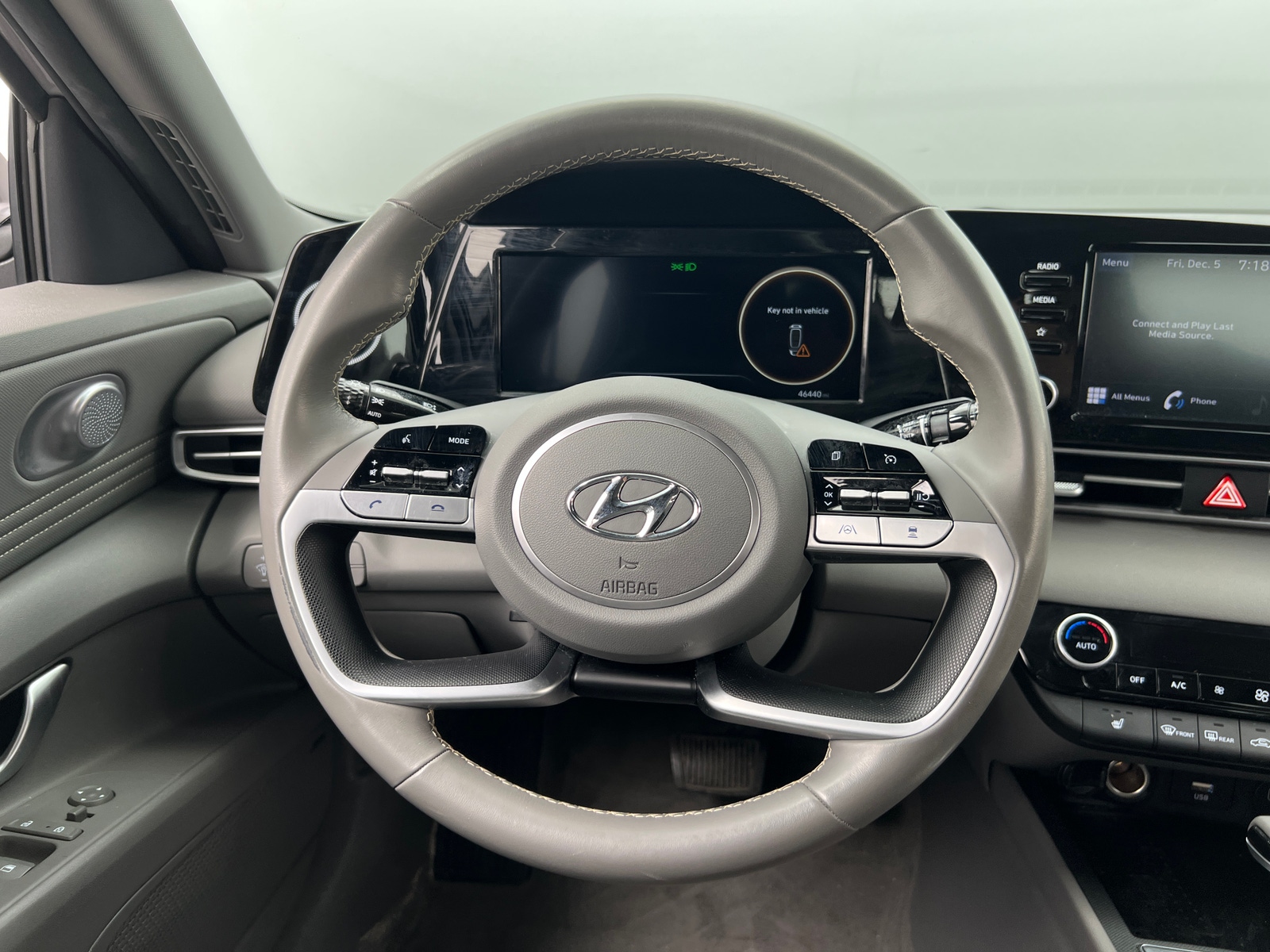 Thumbnail: 2022 Hyundai Elantra - 5