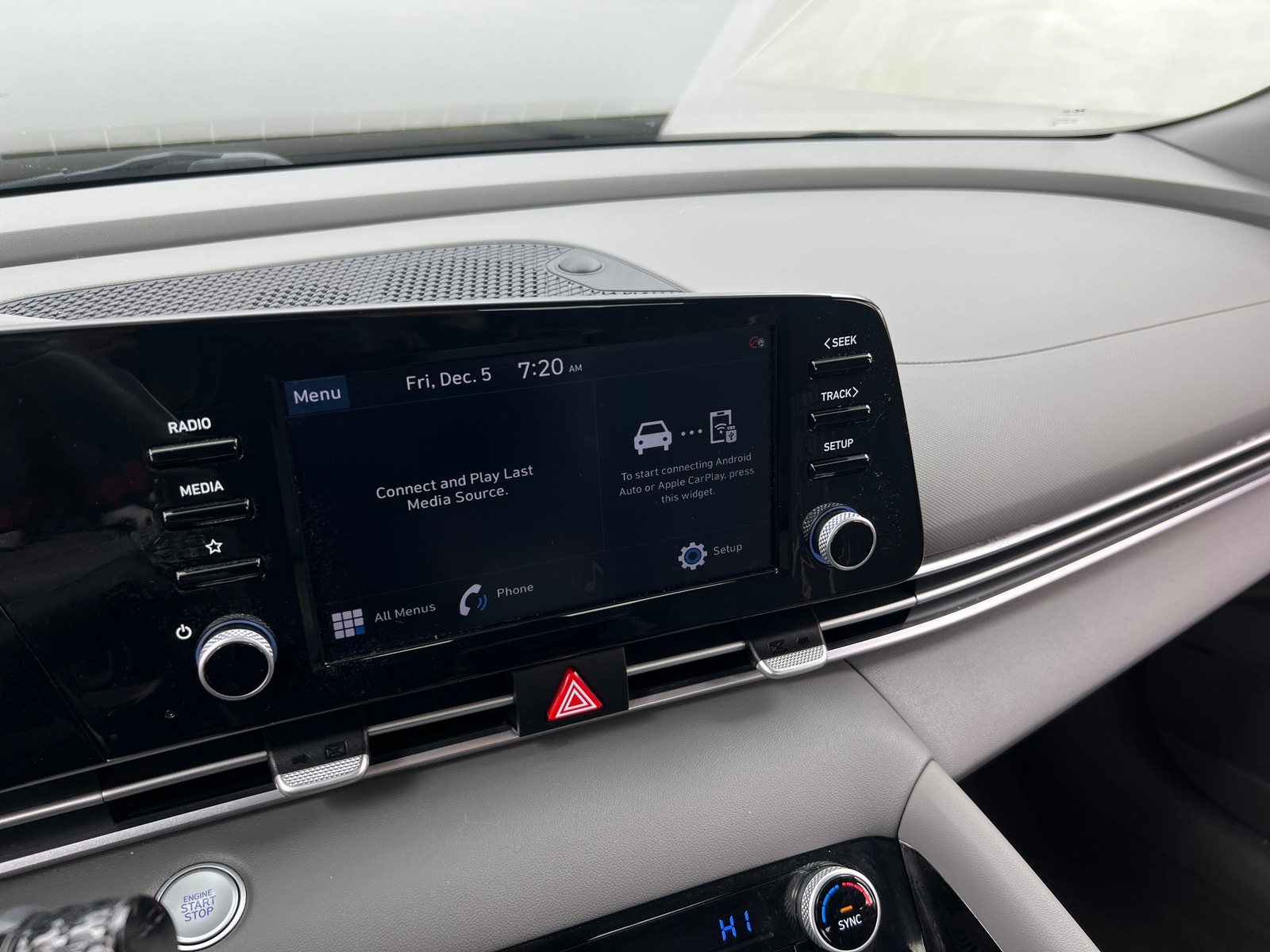 Thumbnail: 2022 Hyundai Elantra - 4