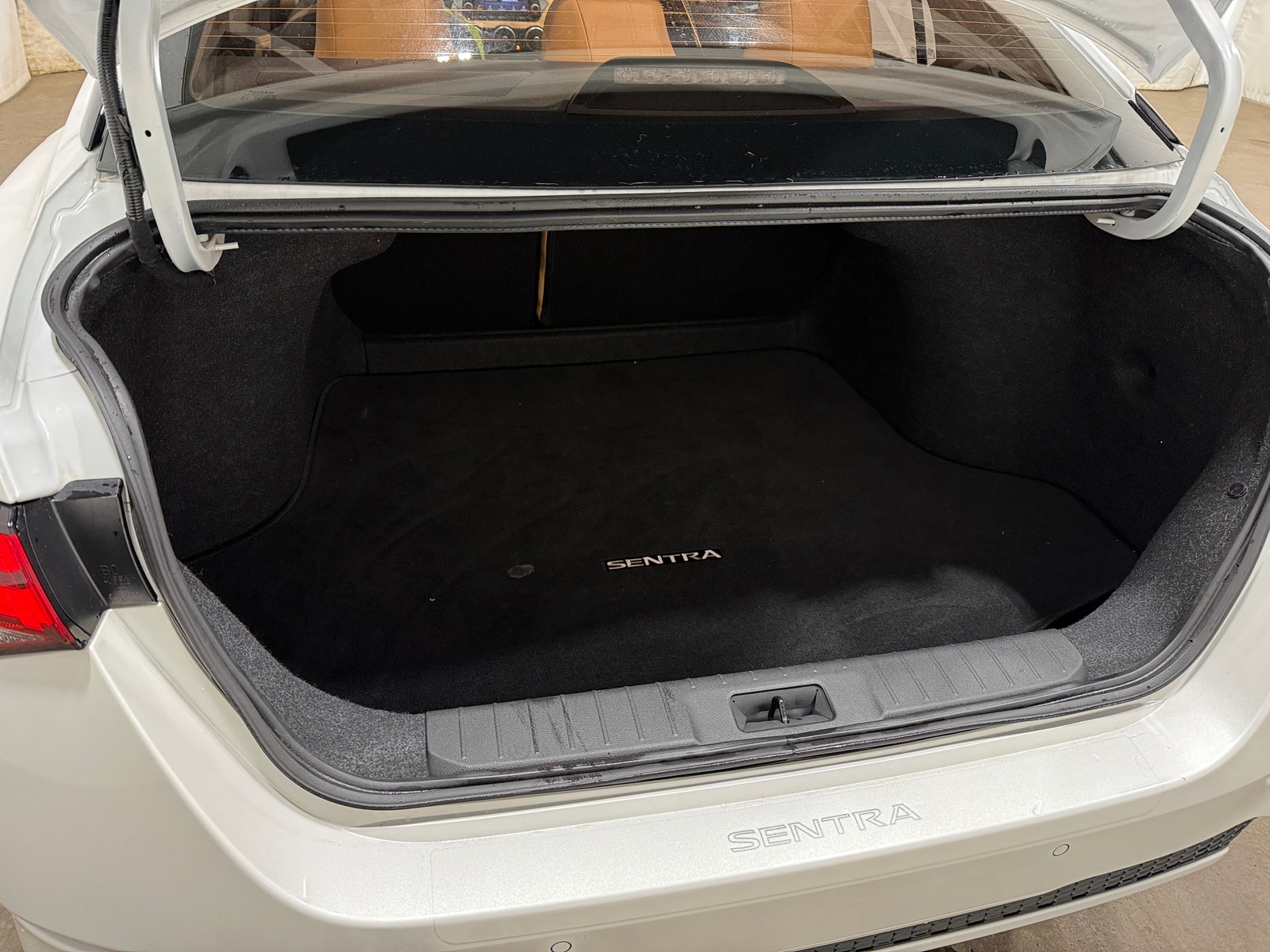 Thumbnail: 2021 Nissan Sentra - 6