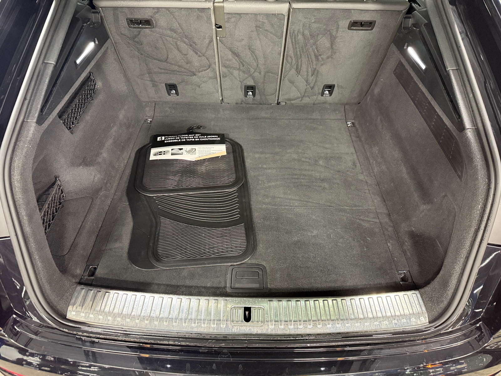 Thumbnail: 2019 Audi Q8 - 6