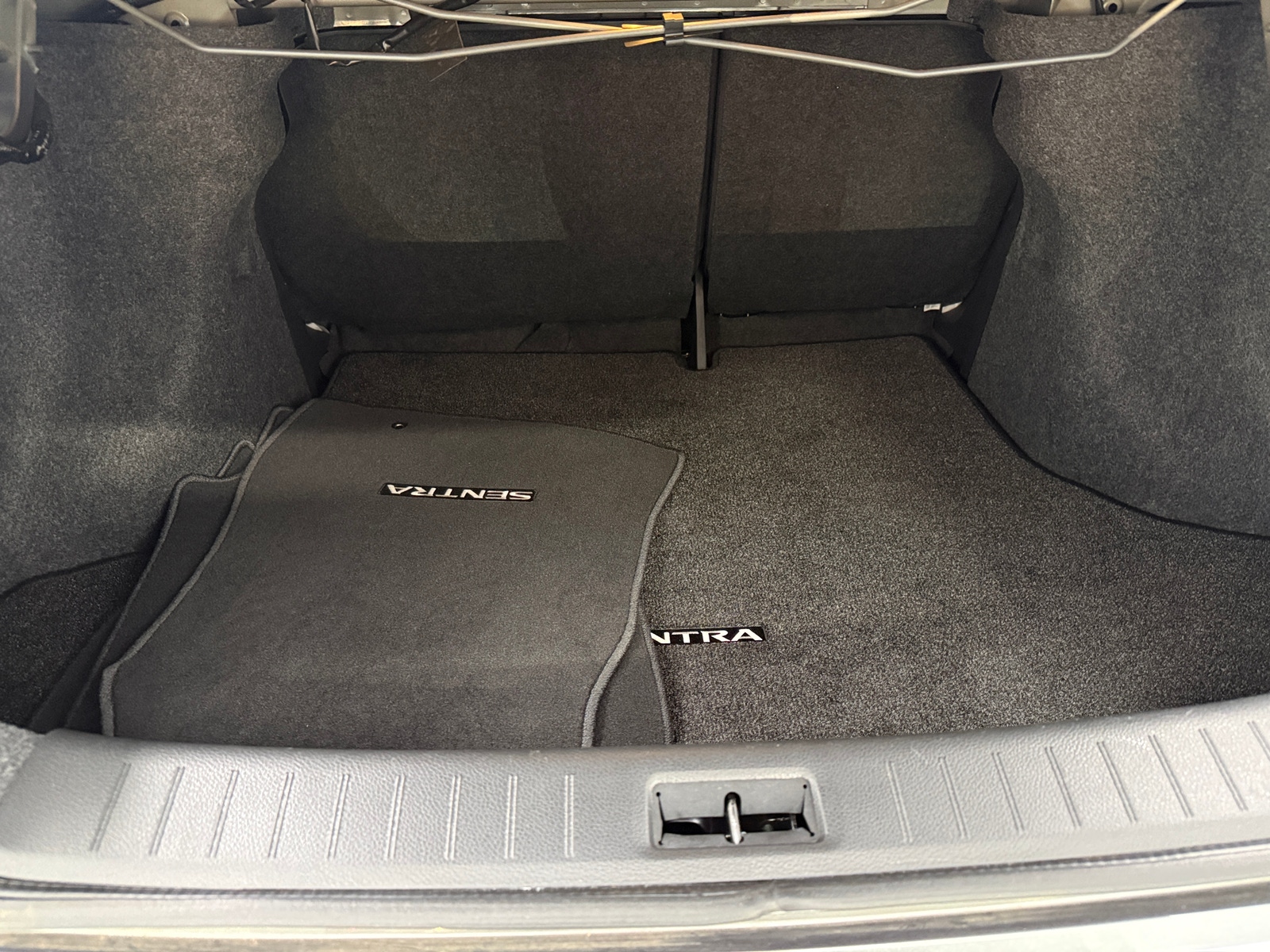 Thumbnail: 2019 Nissan Sentra - 7