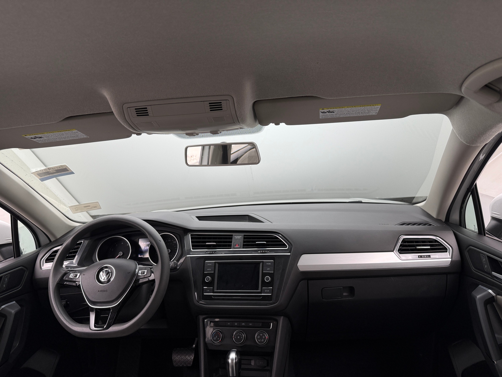 Thumbnail: 2019 Volkswagen Tiguan - 3