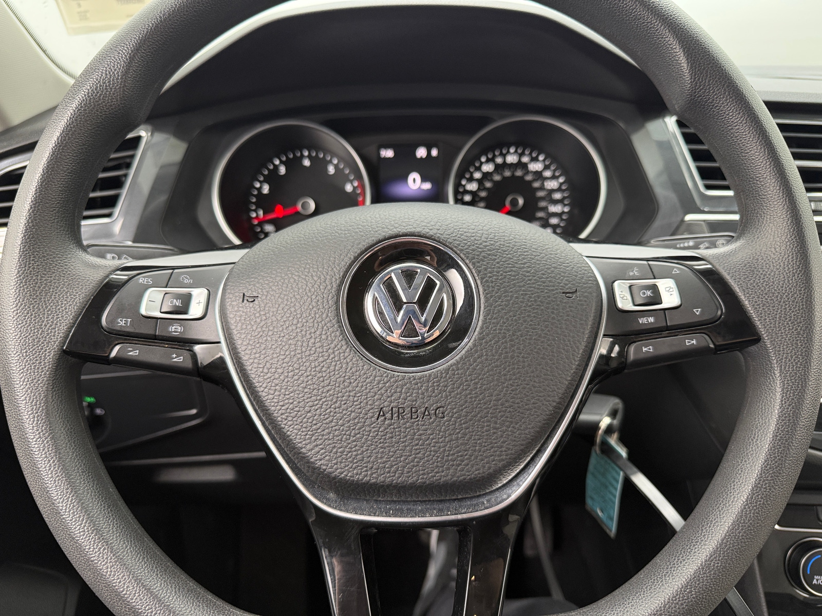 Thumbnail: 2019 Volkswagen Tiguan - 5