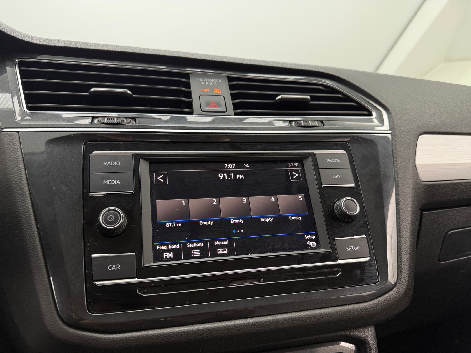 Thumbnail: 2019 Volkswagen Tiguan - 4