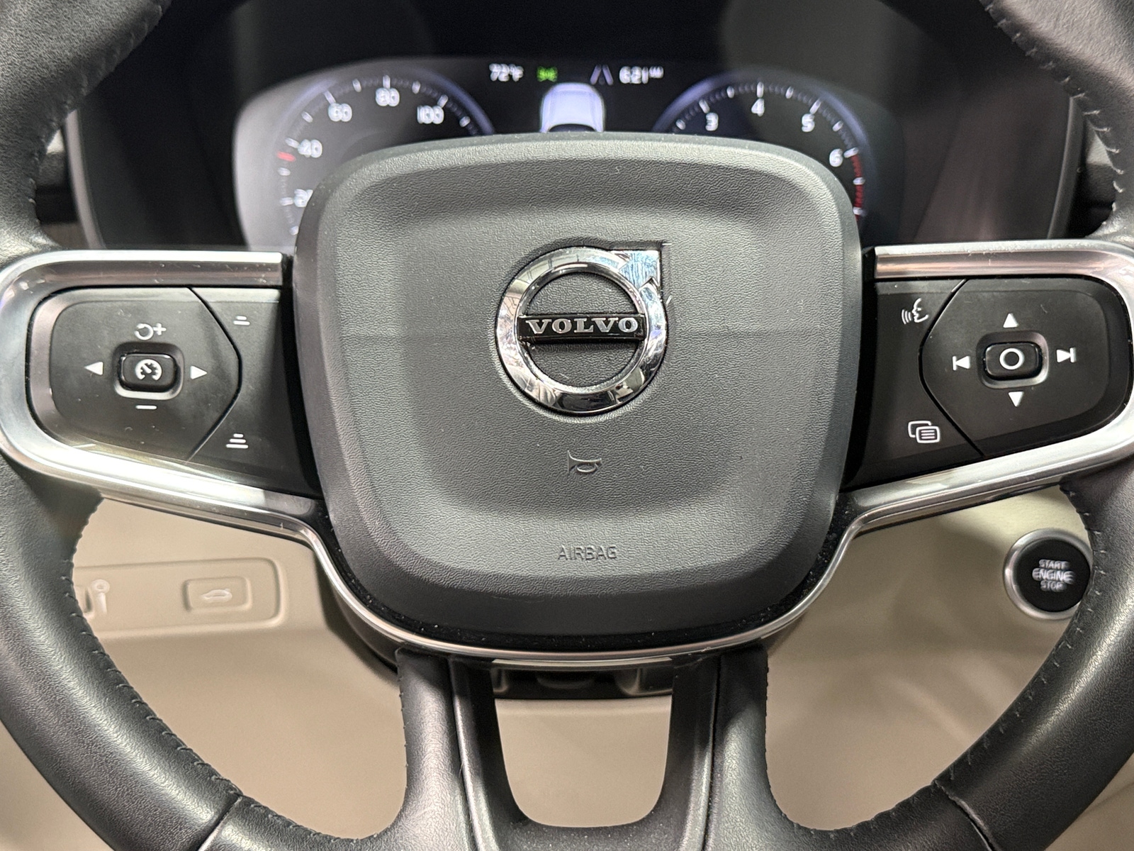 Thumbnail: 2020 Volvo XC40 - 4