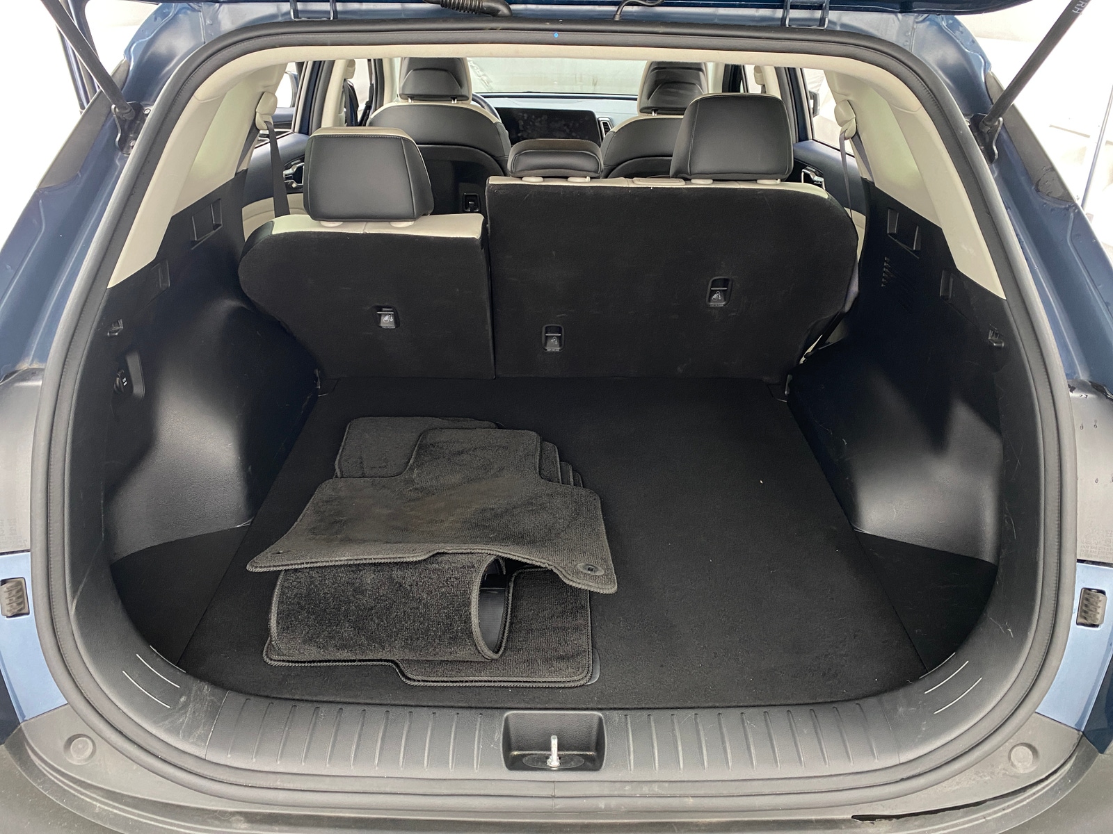 Thumbnail: 2023 Kia Sportage - 6